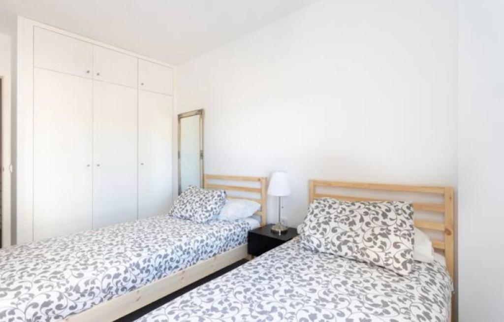 Modern Seafront Flat With A Private Garage Apartment El Medano  Bagian luar foto